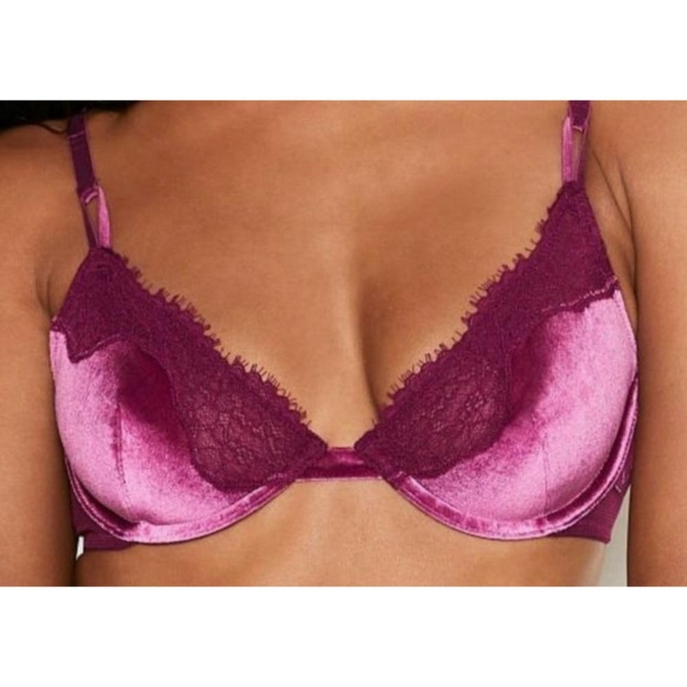Victoria Secret 32D Velvet Bra